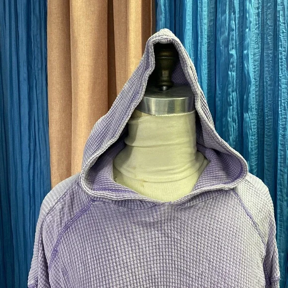 Cropped lilac T shirt waffle with hood - Picture 6 of 6